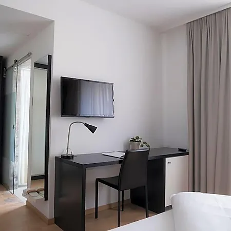 City-hotel 4* Linec