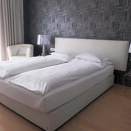 City-hotel 4*