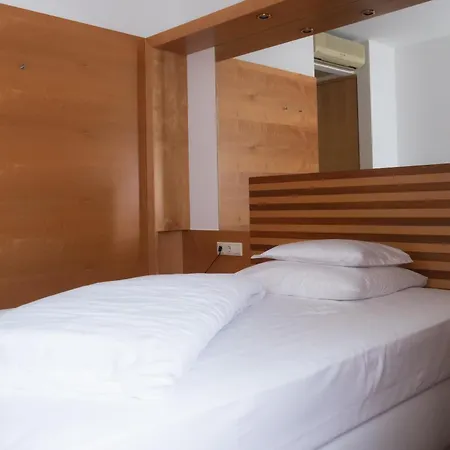 City-hotel Ξενοδοχείο